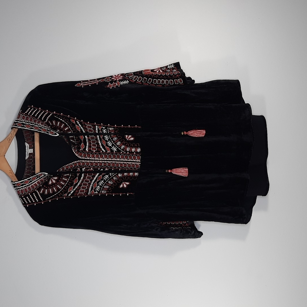 NWT JOHN MARK BLACK / EMBROIDERED ROUND TIE NECK BLOUSE SZ 0X